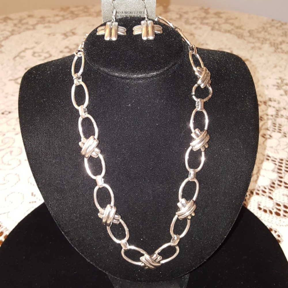 Silvertone #necklace and earrings
